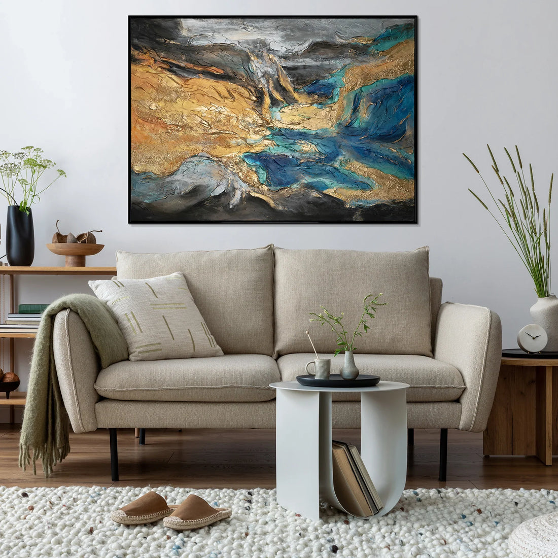 5 Fehler, die Sie beim Dekorieren mit großen Gemälden vermeiden sollten – und wie Sie es richtig machen