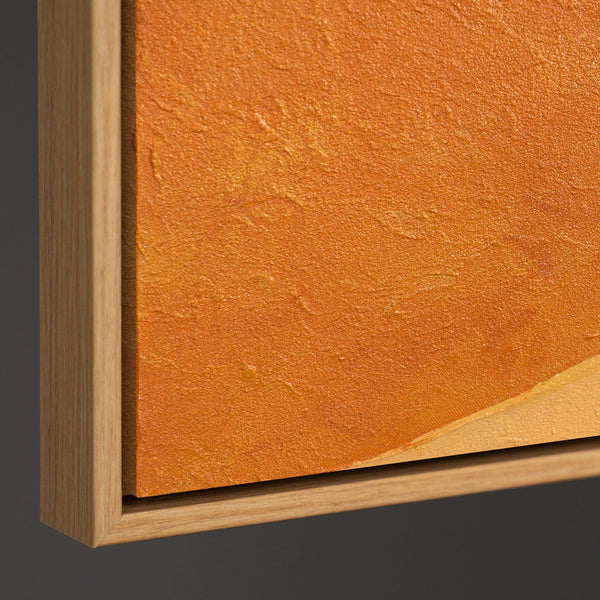 Œuvre abstraite apaisante sur toile encadrée, avec une lumière douce intitulée « Étreinte de l'aube ».