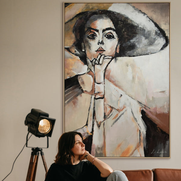 Modernes Porträtbild im Wohnzimmer Interior