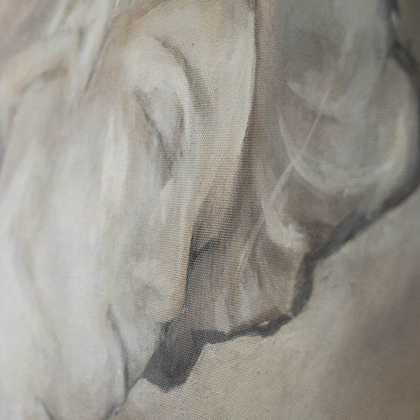 Nahaufnahme weibliches Porträt auf strukturiertem Gemälde