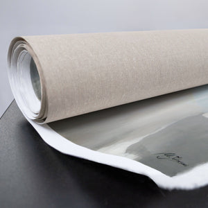 Handgemaltes Frauenportrait auf Leinwand mit Hut in Graublau