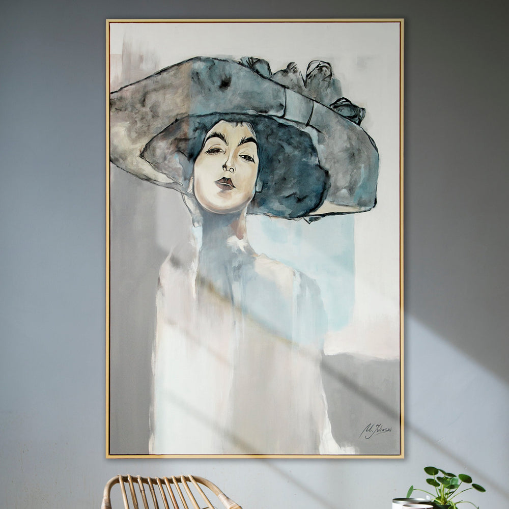 Wandbild Frau mit Hut in modernem Wohnambiente