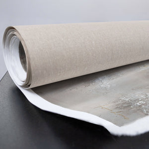 Abstraktes Gemälde mit grauem Hintergrund und Farbakzenten