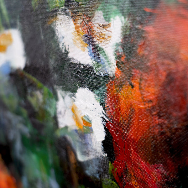 Struktur-Detail des Acrylauftrags mit roten Blüten