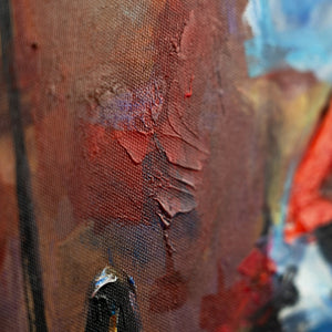 Nahaufnahme mit roten Akzenten auf dunklem Hintergrund