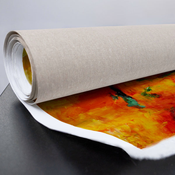 gerollte Leinwand mit weißer Ballerina