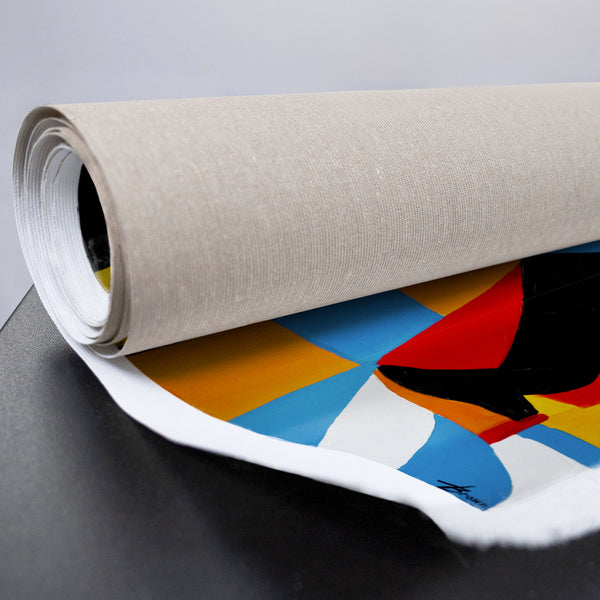 Farbintensive abstrakte Leinwand gerollt