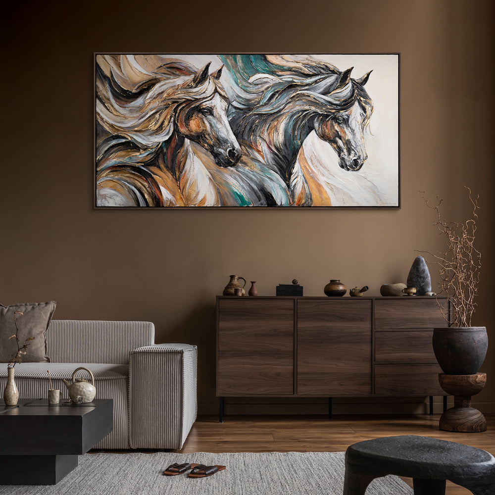 Wohnzimmer mit Pferdebild – elegante Tierkunst in neutralem Interieur