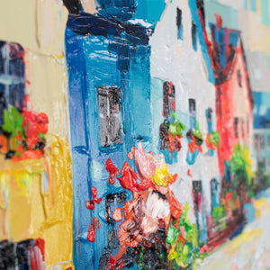 Nahaufnahme Acrylbild mit roten Blüten und bunten Hausfassaden