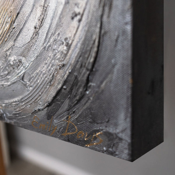 Signatur auf strukturiertem Acrylbild mit Grautönen