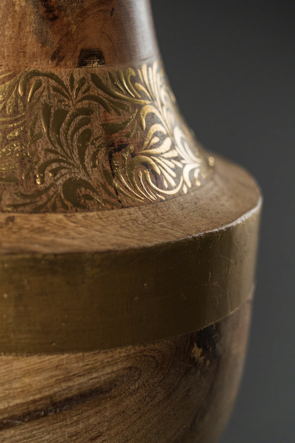 Holzvase mit Ornament Gravur